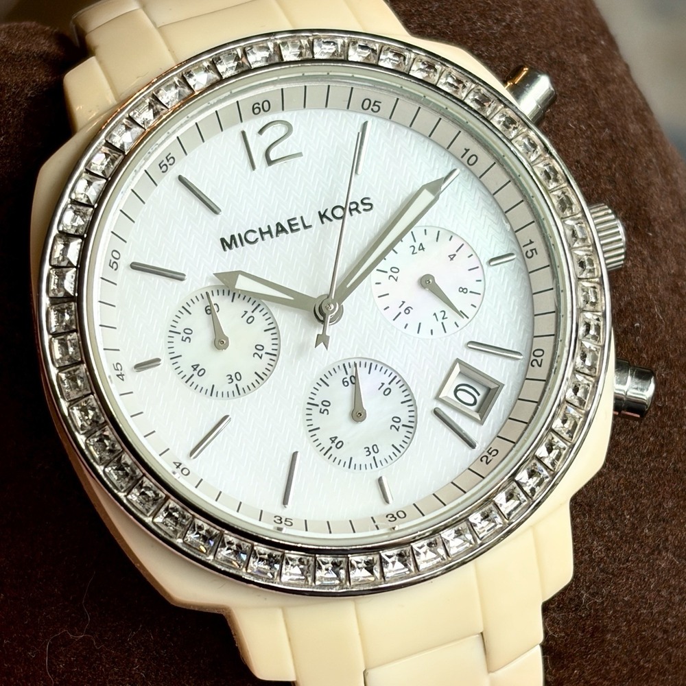 Michael Kors Chronograph Off-White Cream Date Watch